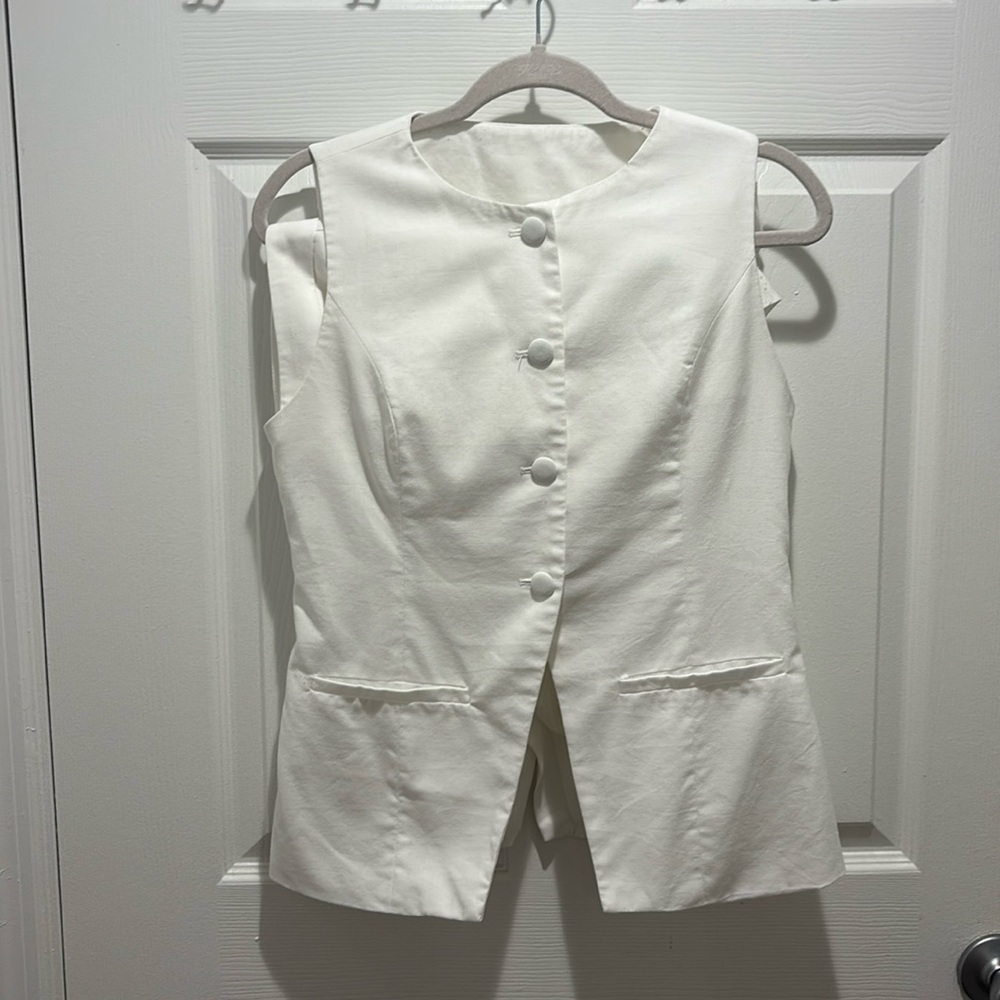 Commens White Vest and shorts set Womens Sz M